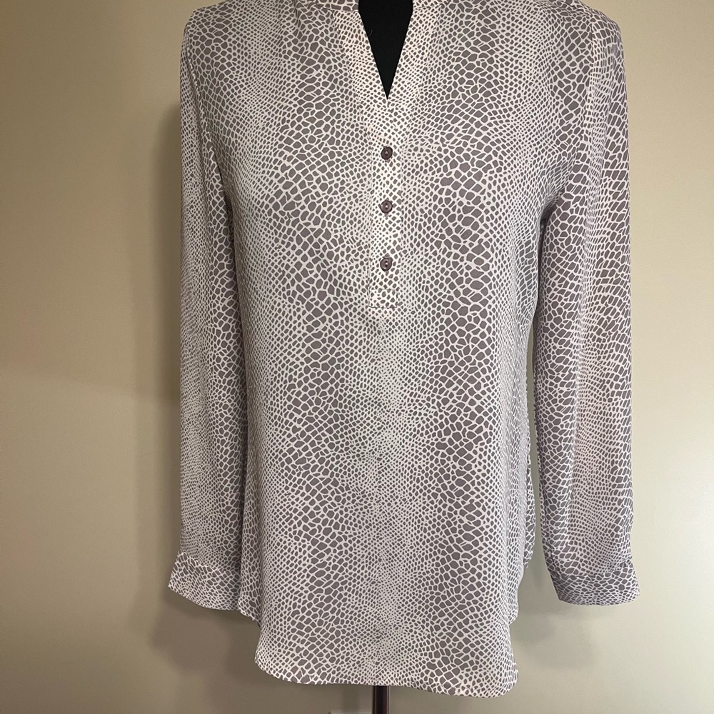 Violet + Claire purplish/grey snakeskin pattern long sleeve blouse